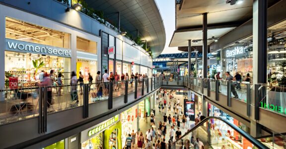 APRESCO y PWC presentan el cuarto informe del Observatorio del sector de centros y parques comerciales